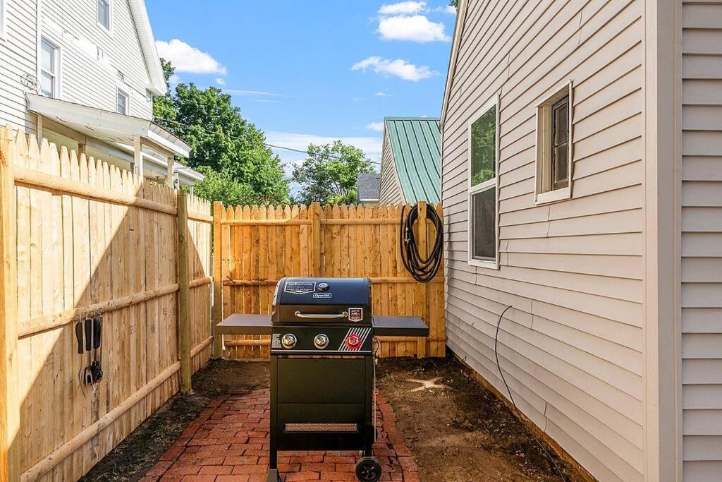 New!! Lovely Unit W/ Private Hot Tub And Patio! Laconia Bagian luar foto