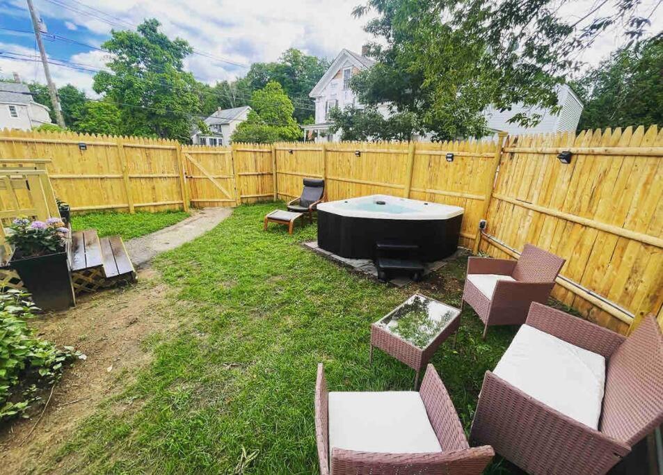 New!! Lovely Unit W/ Private Hot Tub And Patio! Laconia Bagian luar foto