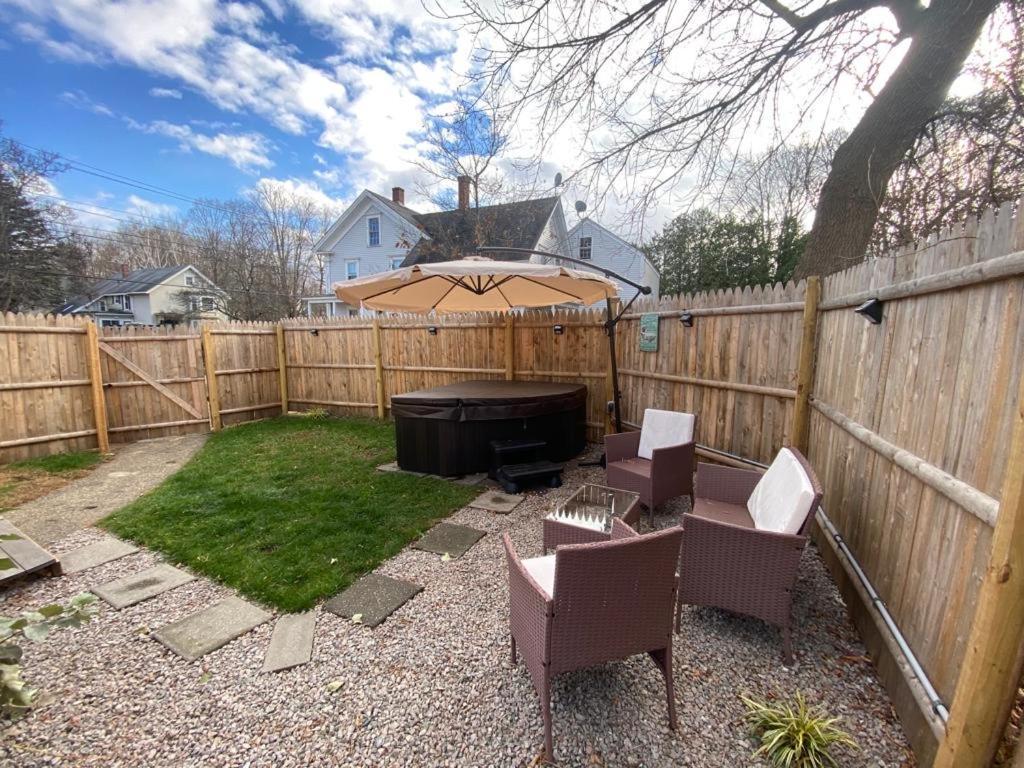 New!! Lovely Unit W/ Private Hot Tub And Patio! Laconia Bagian luar foto